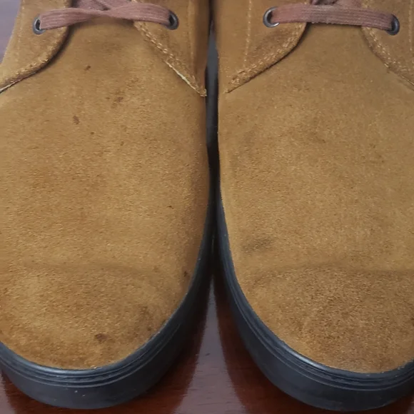 Tod's Men's Tan Suede Chukka Boots with Vibram Soles Size 10